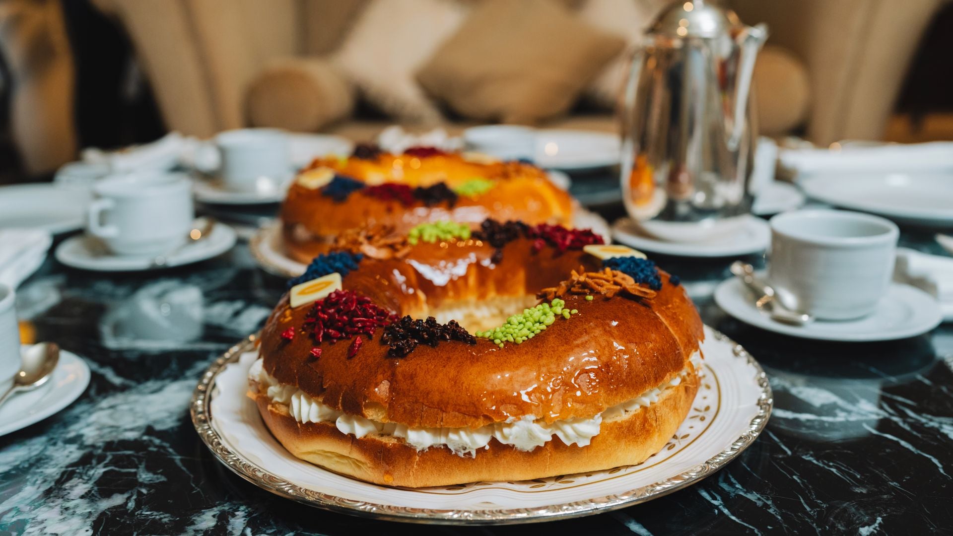 De San Ginés a hoteles de lujo: dónde tomar el mejor chocolate con churros (o roscón) en Madrid