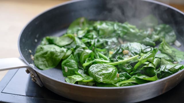 espinacas salteadas