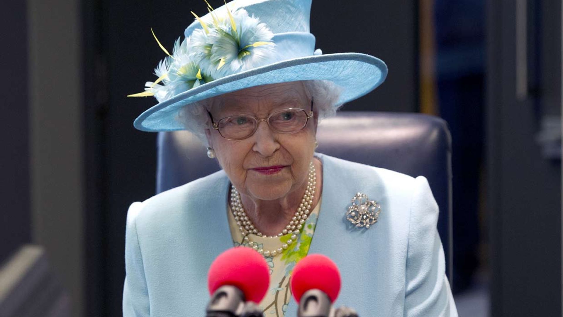Isabel II 'se reconcilia' con la BBC por Navidad