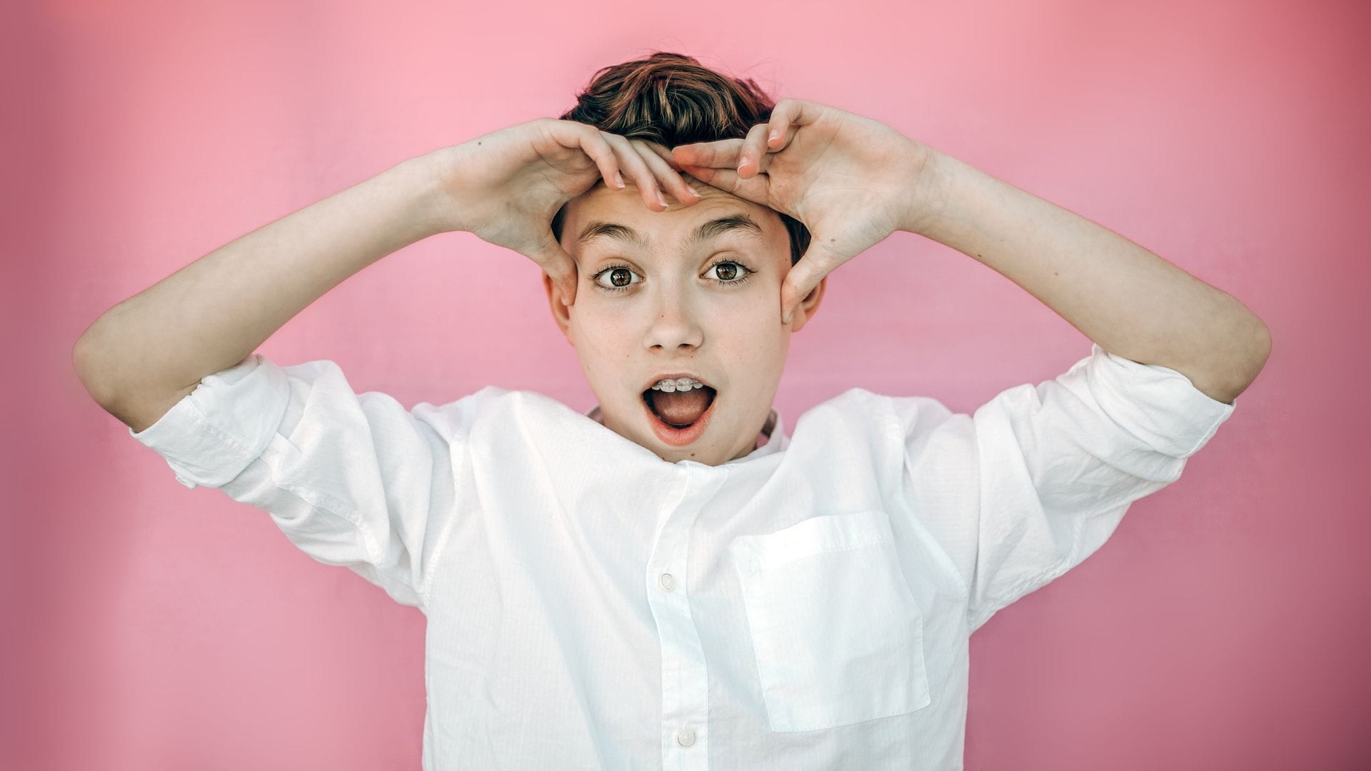 Niño sorprendido