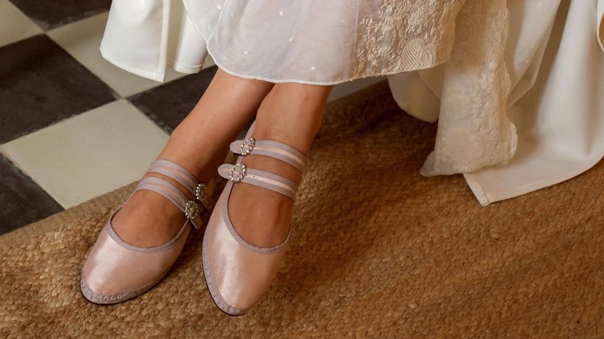 La reina que rompió el protocolo casándose en zapato plano: la primera novia de la historia sin tacón