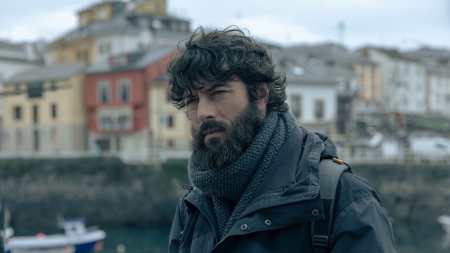 La última noche en Tremor, serie de Netflix, rodada en Puerto de Vega y el occidente de Asturias y protagonizada por Javier Rey