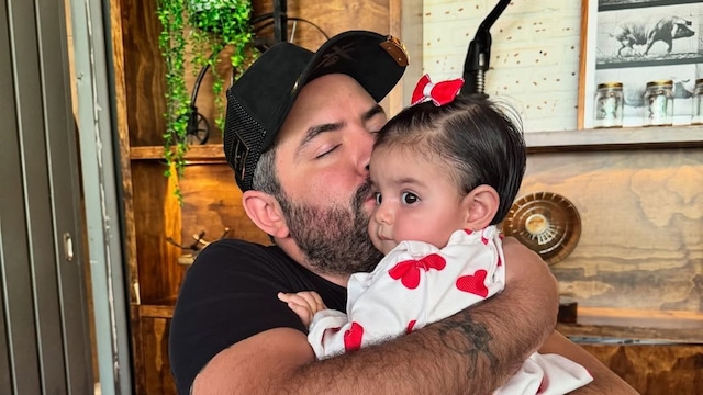 José Eduardo Derbez y su hija Tessa.