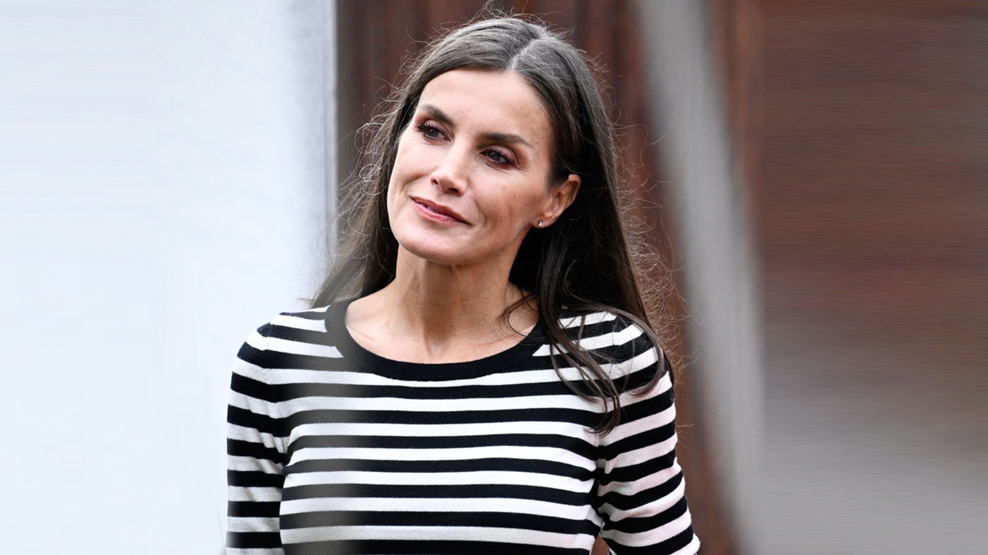 De la reina Letizia y sus hijas a Meghan Markle: Así llevan las 'royals' el jersey marinero en entretiempo
