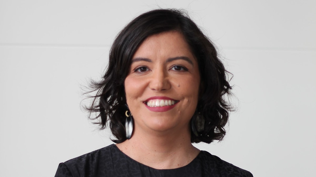 Dra. María Angustias Salmerón, pediatra: "El adolescente siente que es incómodo para todos y en cualquier lugar, y así es difícil creer en uno mismo"