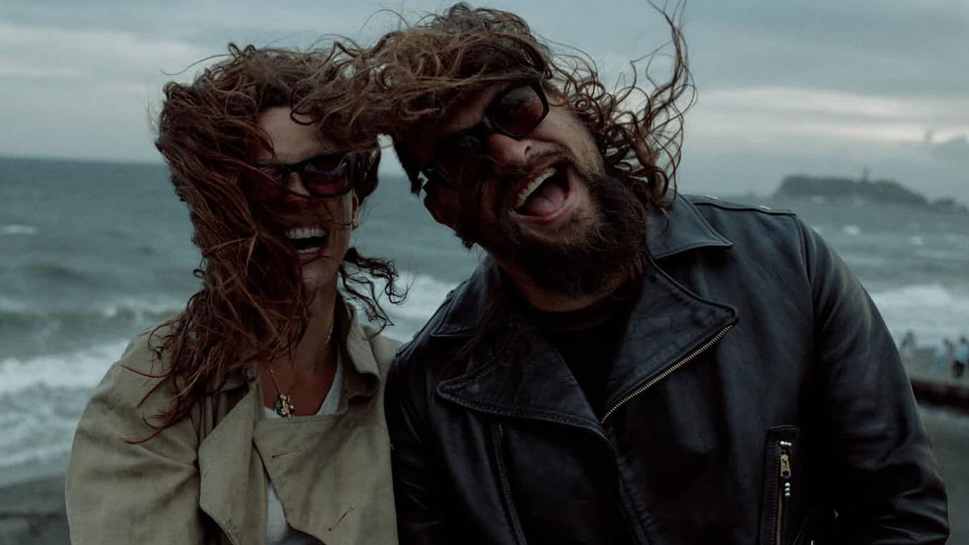 Jason Momoa habla por primera vez en público de su relación con Adria Arjona