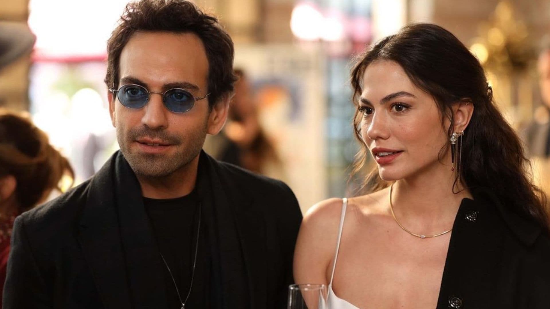 Los populares actores Demet Özdemir y Buğra Gülsoy estrenan serie y promete convertirse en el nuevo fenómeno turco