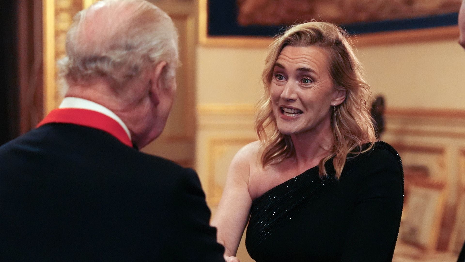 Carlos III y Kate Winslet en la presentación del documental 'En busca de la armonía: la visión de un Rey'