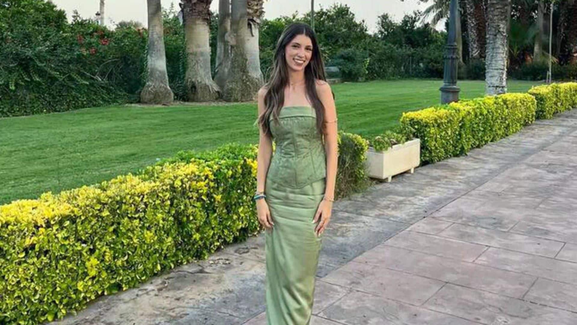Transformó el conjunto que su abuela llevó a la boda de sus padres y consiguió el look de graduación más viral