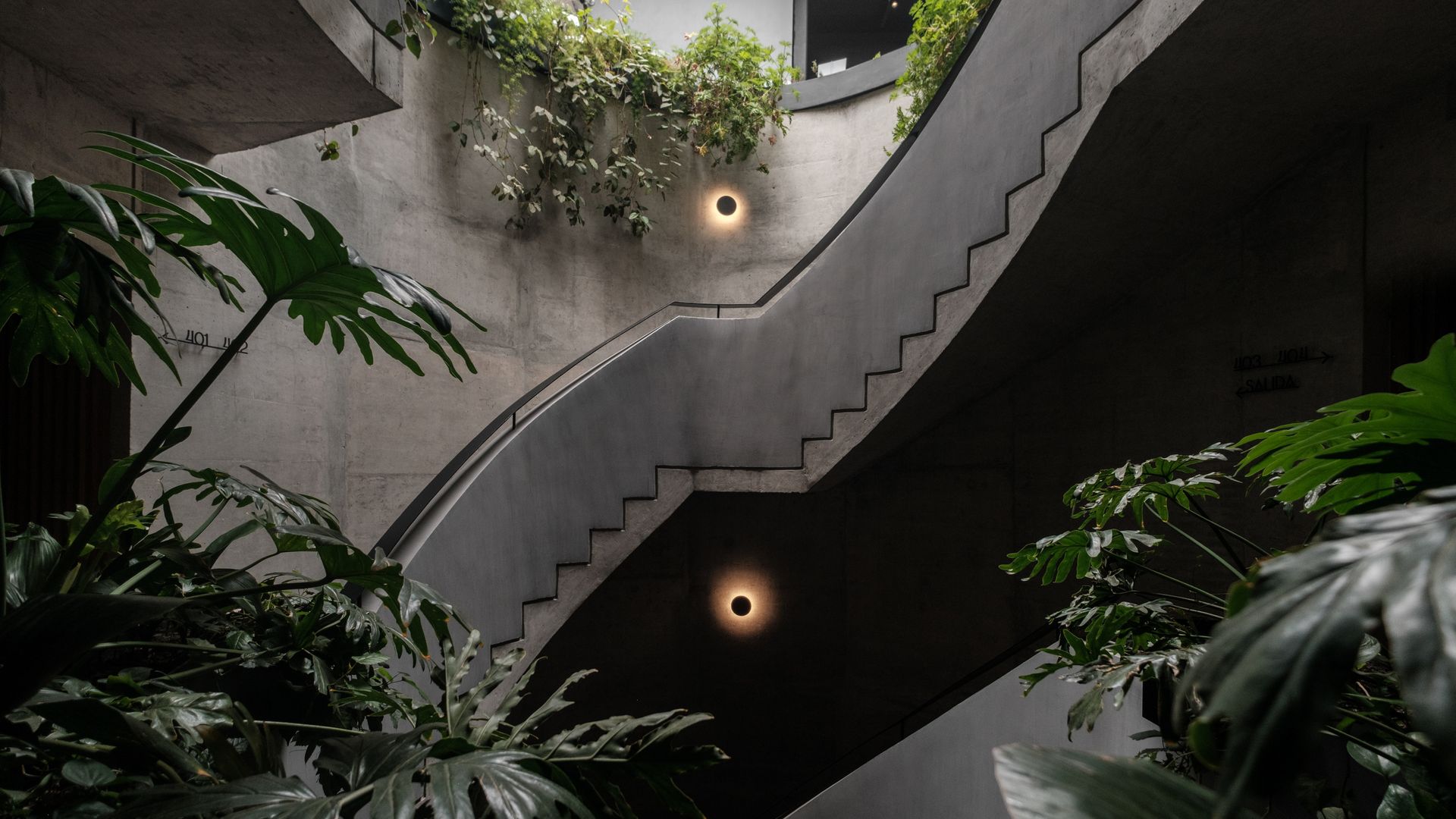 El edificio contemporáneo es una joya arquitectónica.