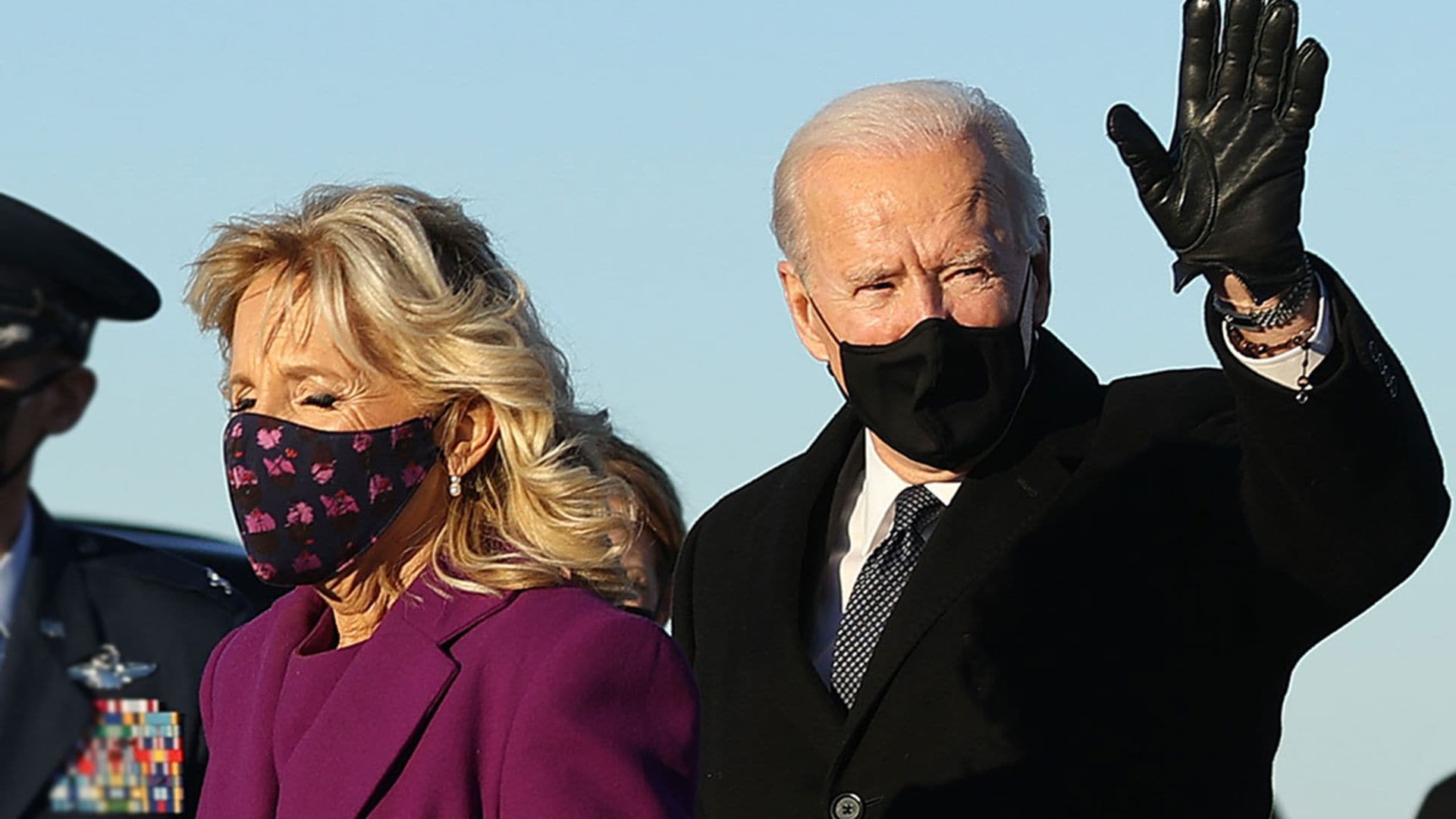 Joe Biden llega a la Casa Blanca, en una ceremonia sin público y sin Donald Trump