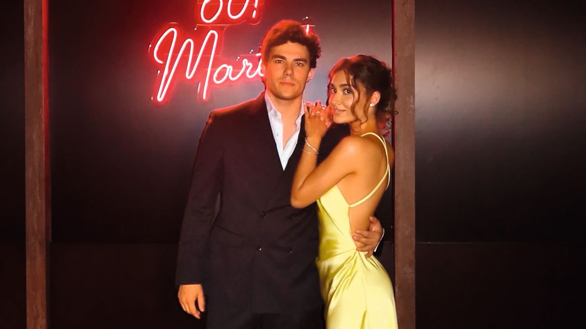 Paula Cabanas con su novio, Daniel Aguado Martineau, en la fiesta del 60 cumpleaños de su madre Marta Sánchez