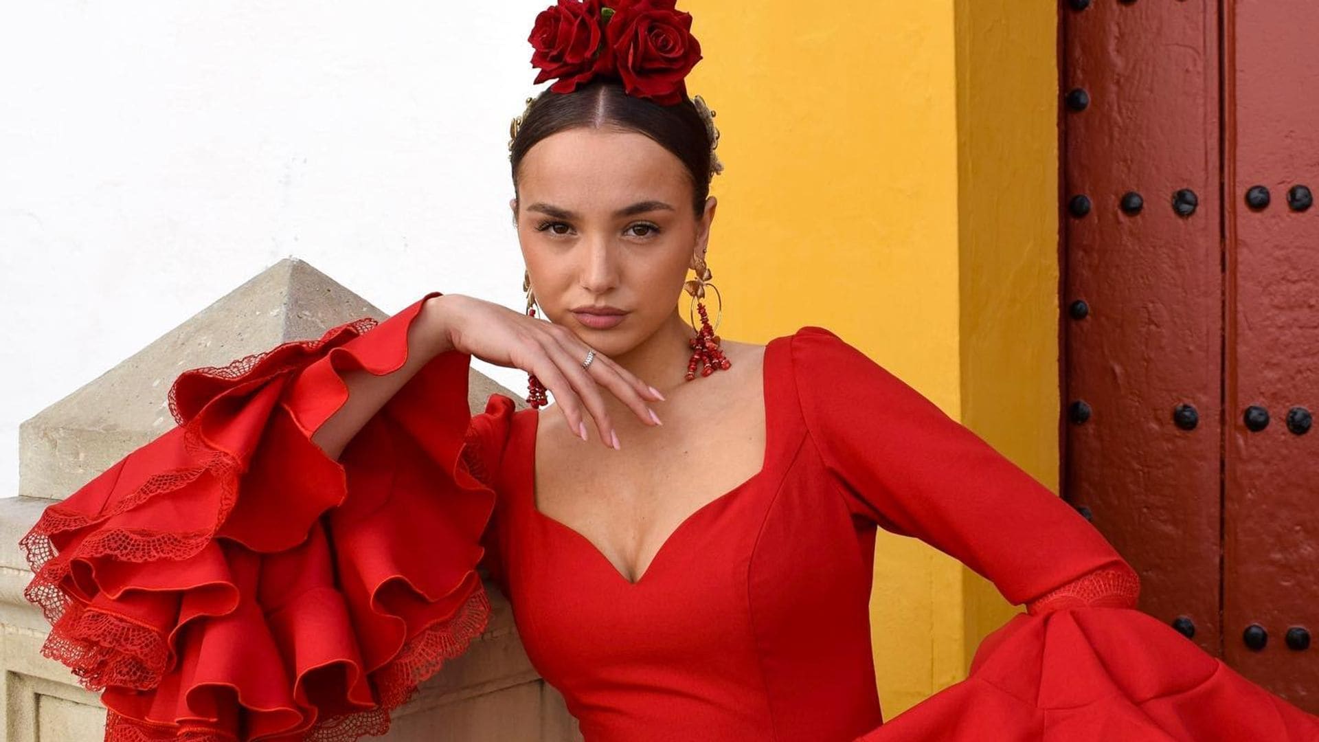 12 influencers españolas que te inspirarán con sus looks si vas a ir a la Feria de Sevilla 2025