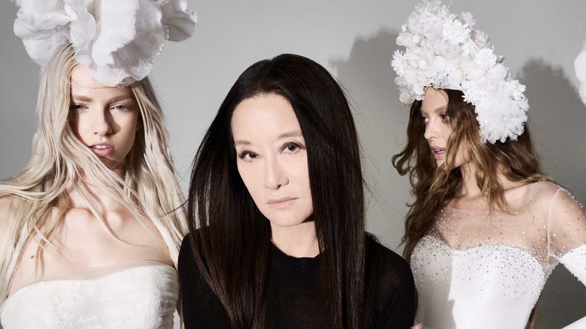 Fracasó como patinadora olímpica, diseñó su primer vestido de novia a los 40 años y cambió la moda para siempre: la sorprendente historia de Vera Wang