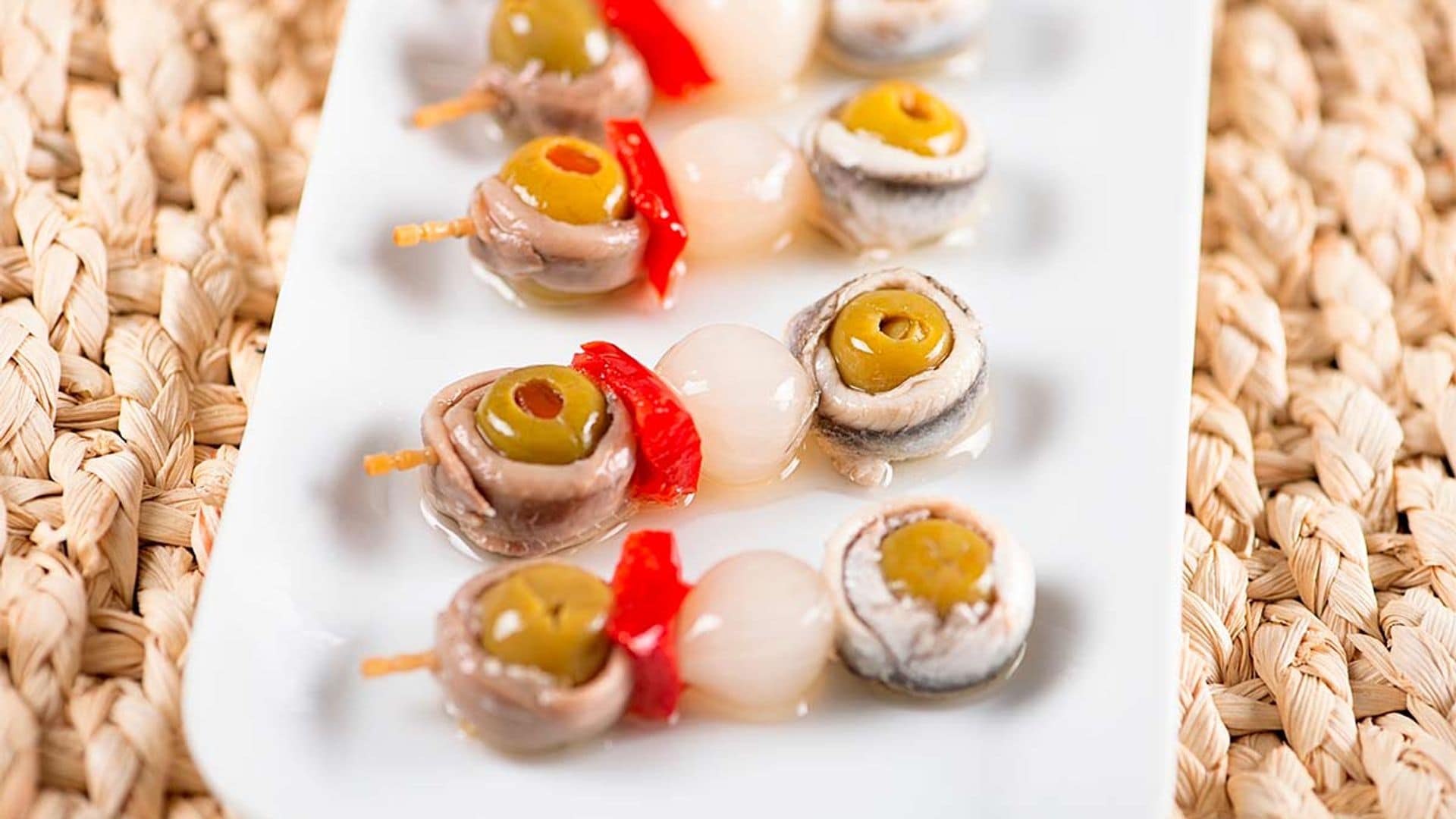 Banderillas de matrimonio de anchoas y boquerones en vinagre