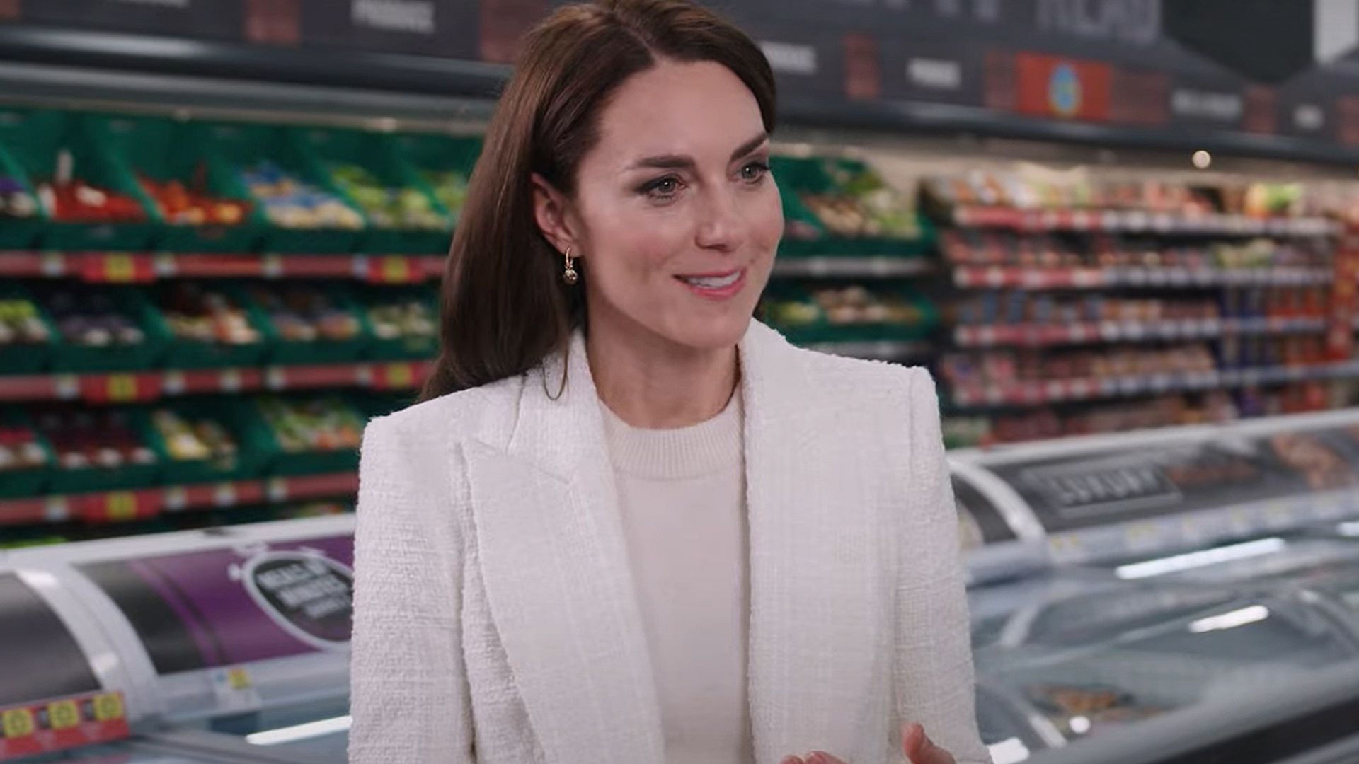 El look más asequible de la princesa de Gales con una chaqueta de Zara y pendientes de Accessorize