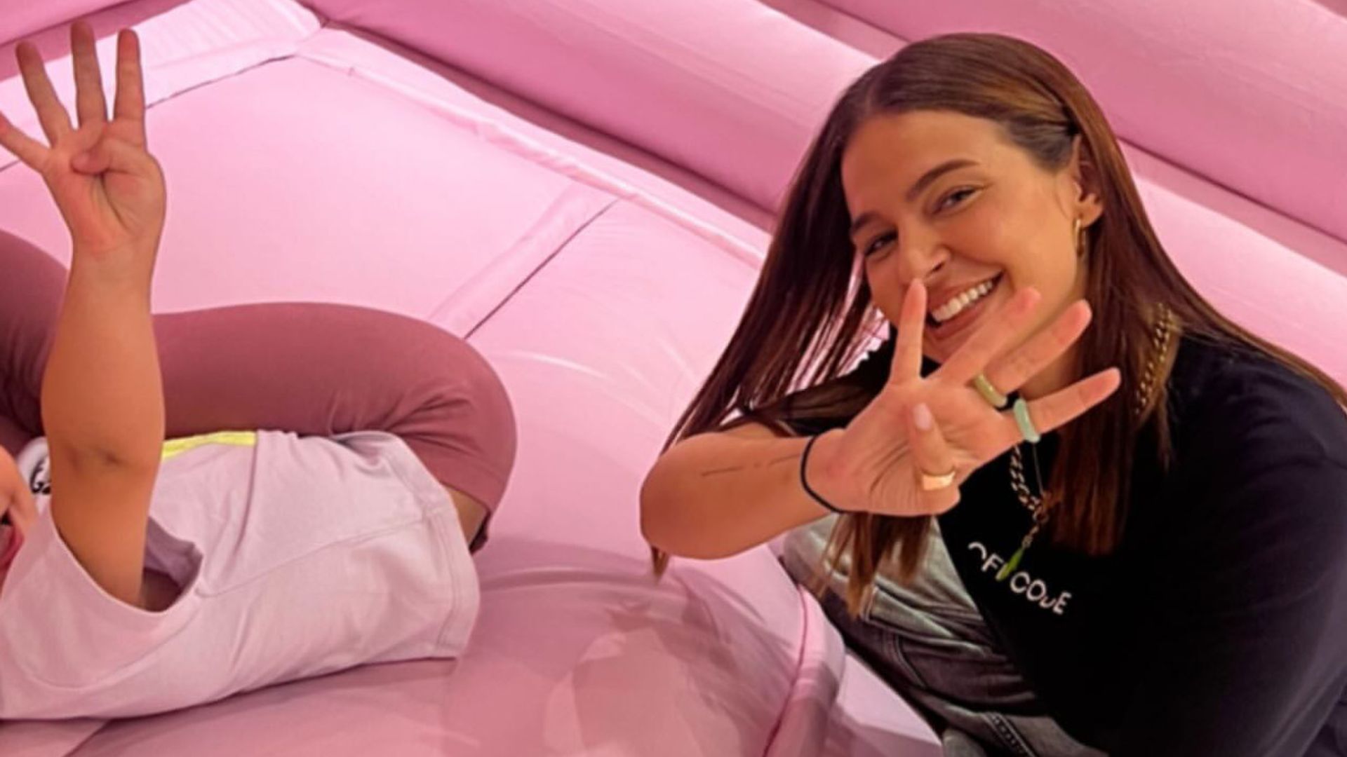 La fiesta entre princesas Disney de Roma, hija de Laura Escanes y Risto Mejide, por su cuarto cumpleaños