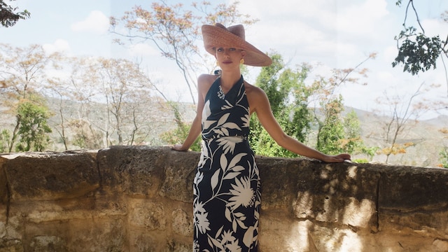 Look de invitada de Deluem