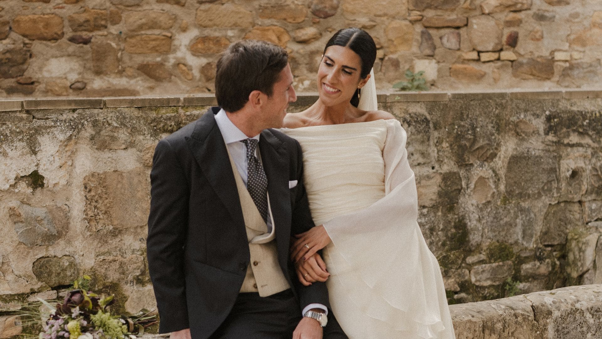 El vestido de novia que unió a dos hermanas: Aurora eligió la misma diseñadora para su boda en Baeza