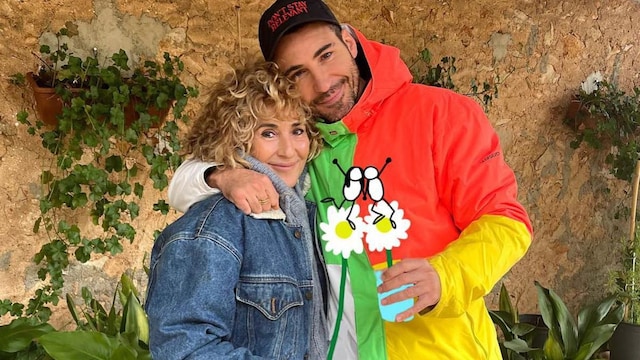 miguel ngel silvestre con su madre