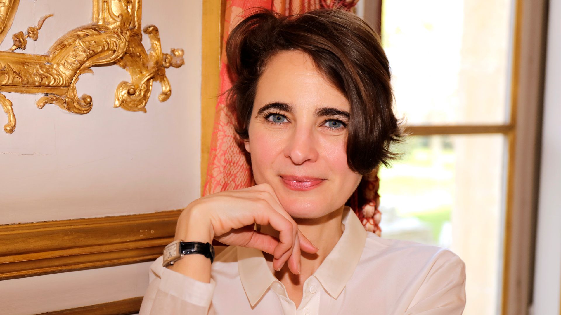 Laurence Debray desvela cómo se encuentra el rey Juan Carlos y lo que no se vio del homenaje en París