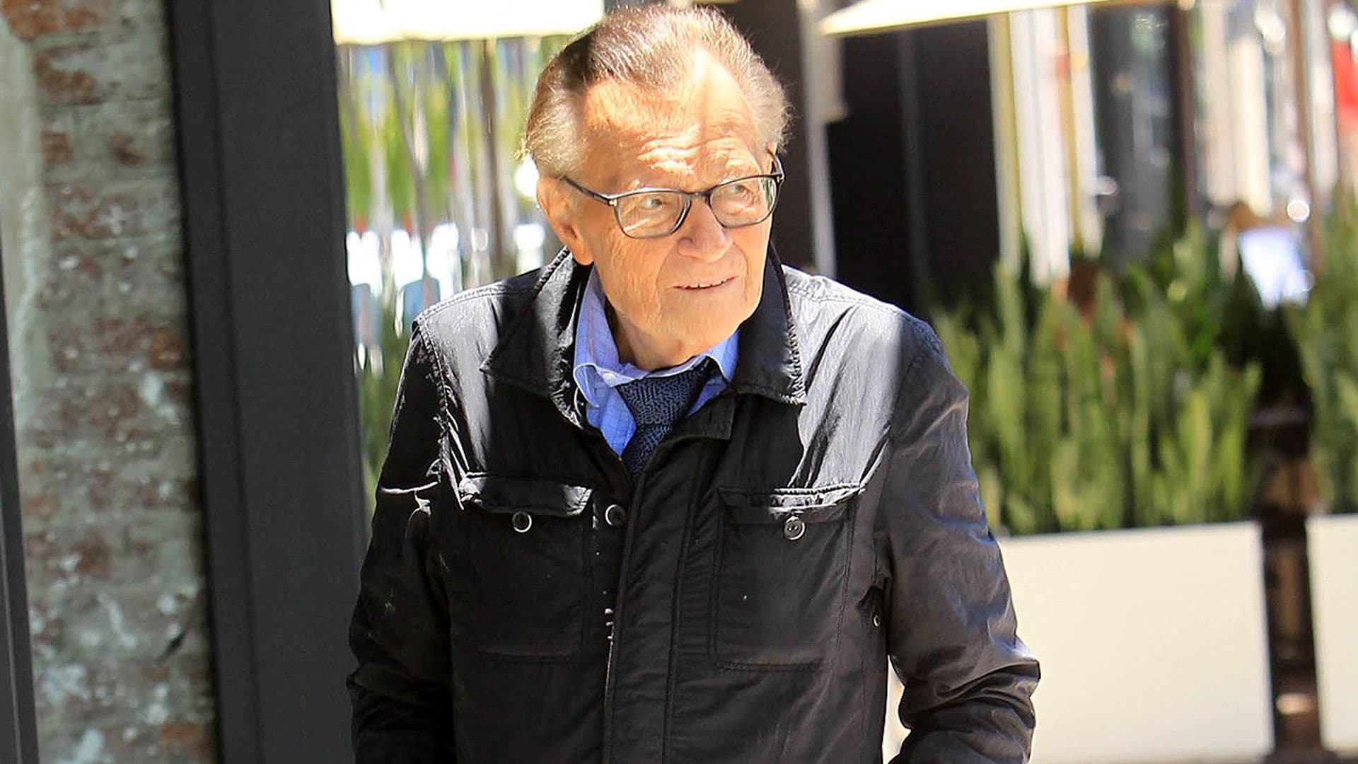 'Ningún padre debería tener que enterrar a un hijo': Larry King, tras la muerte de Andy y Chaia