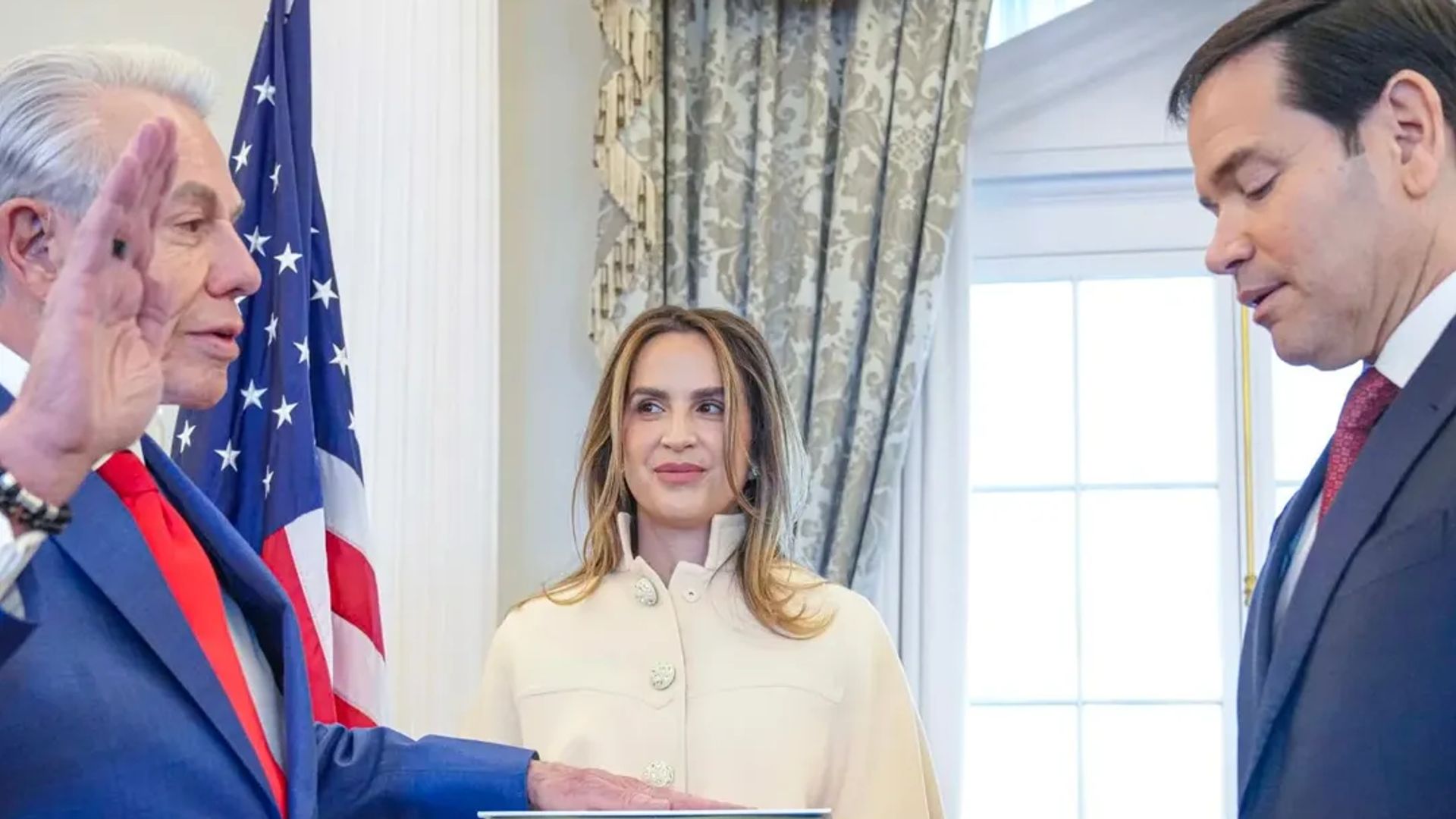 El nuevo embajador de Estados Unidos, Benjamín León Jr., y su mujer sorprenden al hablar de sus raíces canarias: "Nuestro vínculo con España es muy personal"