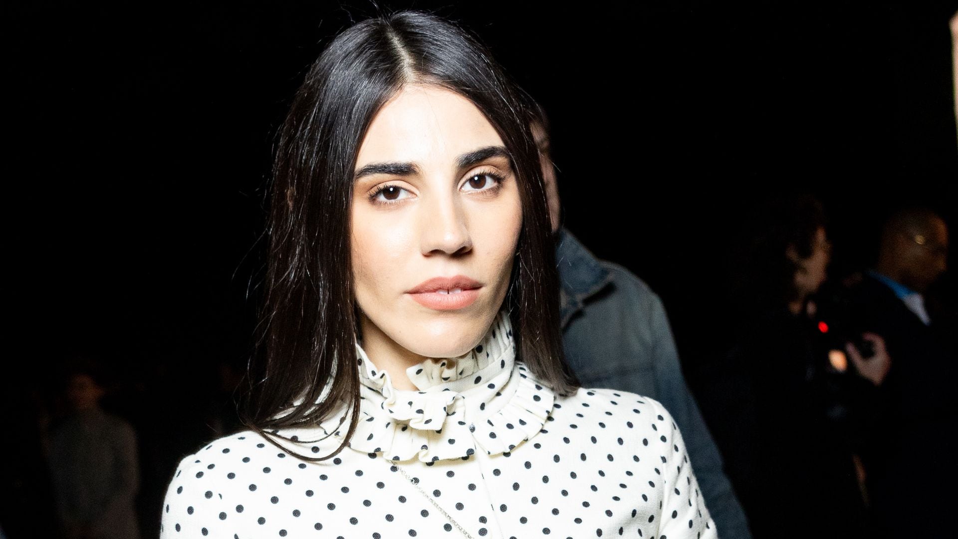 Una poeta en las Semanas de la moda: quién es Orion Carloto, la artista invitada a los mejores desfiles