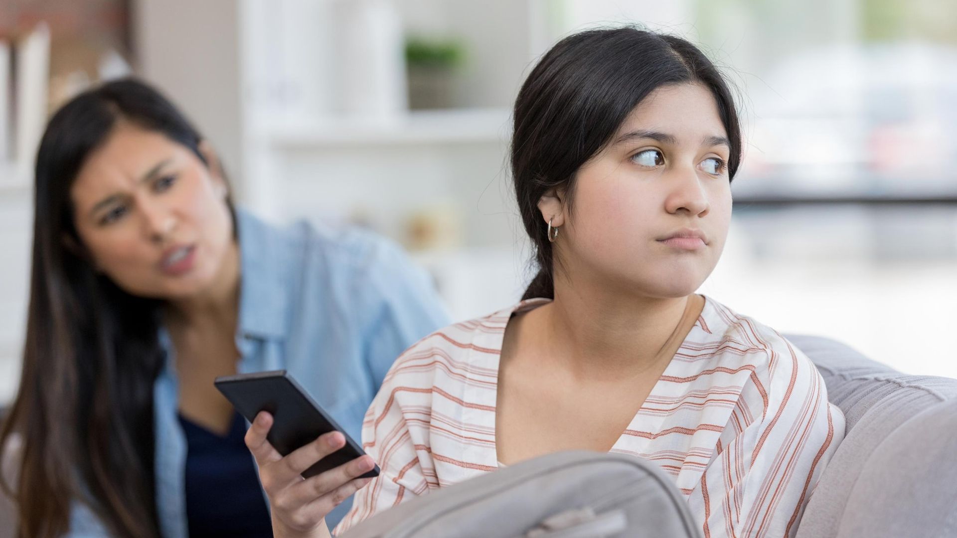 Adolescentes que no escuchan: pautas para padres que ya no saben qué hacer