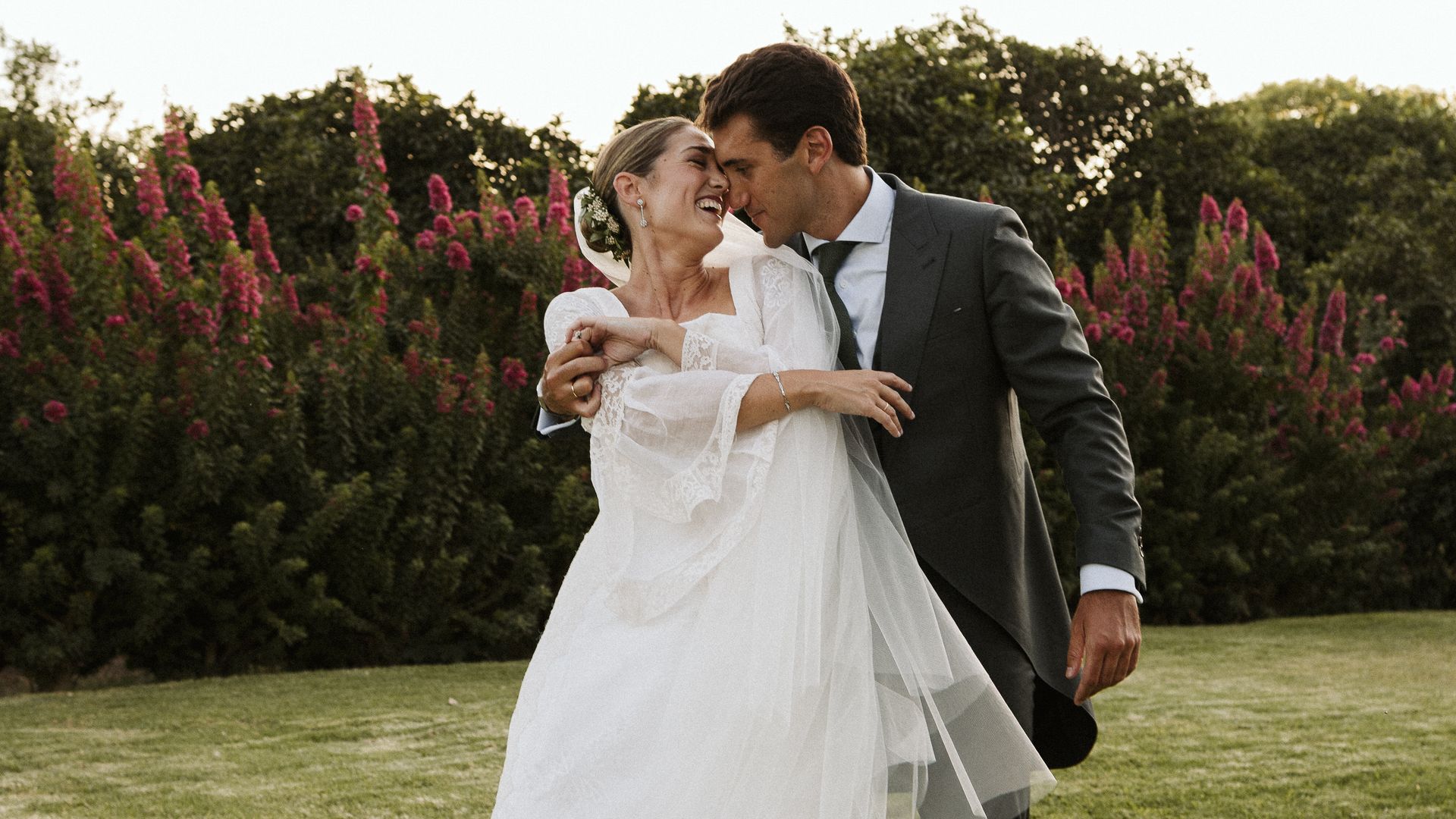 Vestido de novia de Belén Miranda con colcha vintage