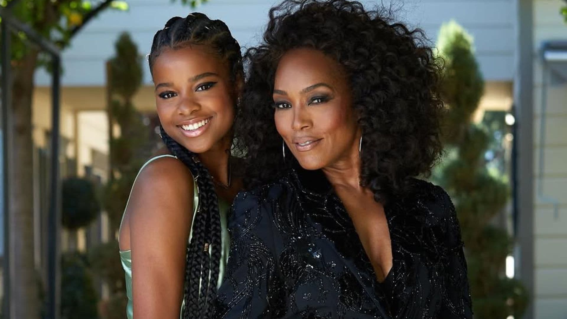 Angela Basset con su hija Bronwyn