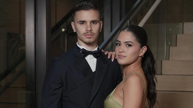 Romeo Beckham asistió a la fiesta de su padre con su novia Kim Turnbull.