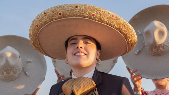 Camila Fernández lanza 'Retumbando en el Cora' y Sofía Reyes estrena la 'IDGAF Era'