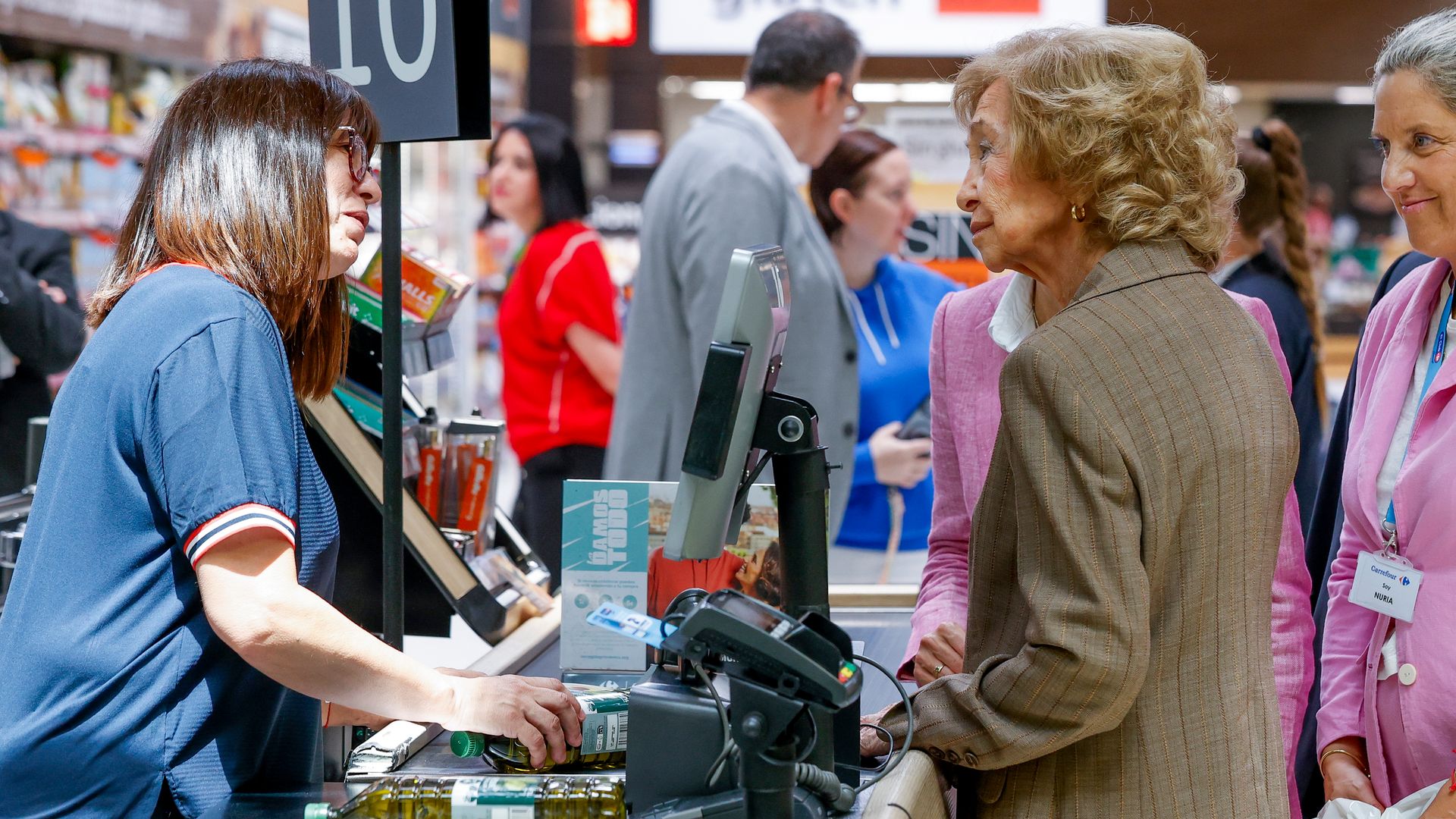 La reina Sofía acude a la recogida de primavera de la Federación Española de Bancos de Alimentos
