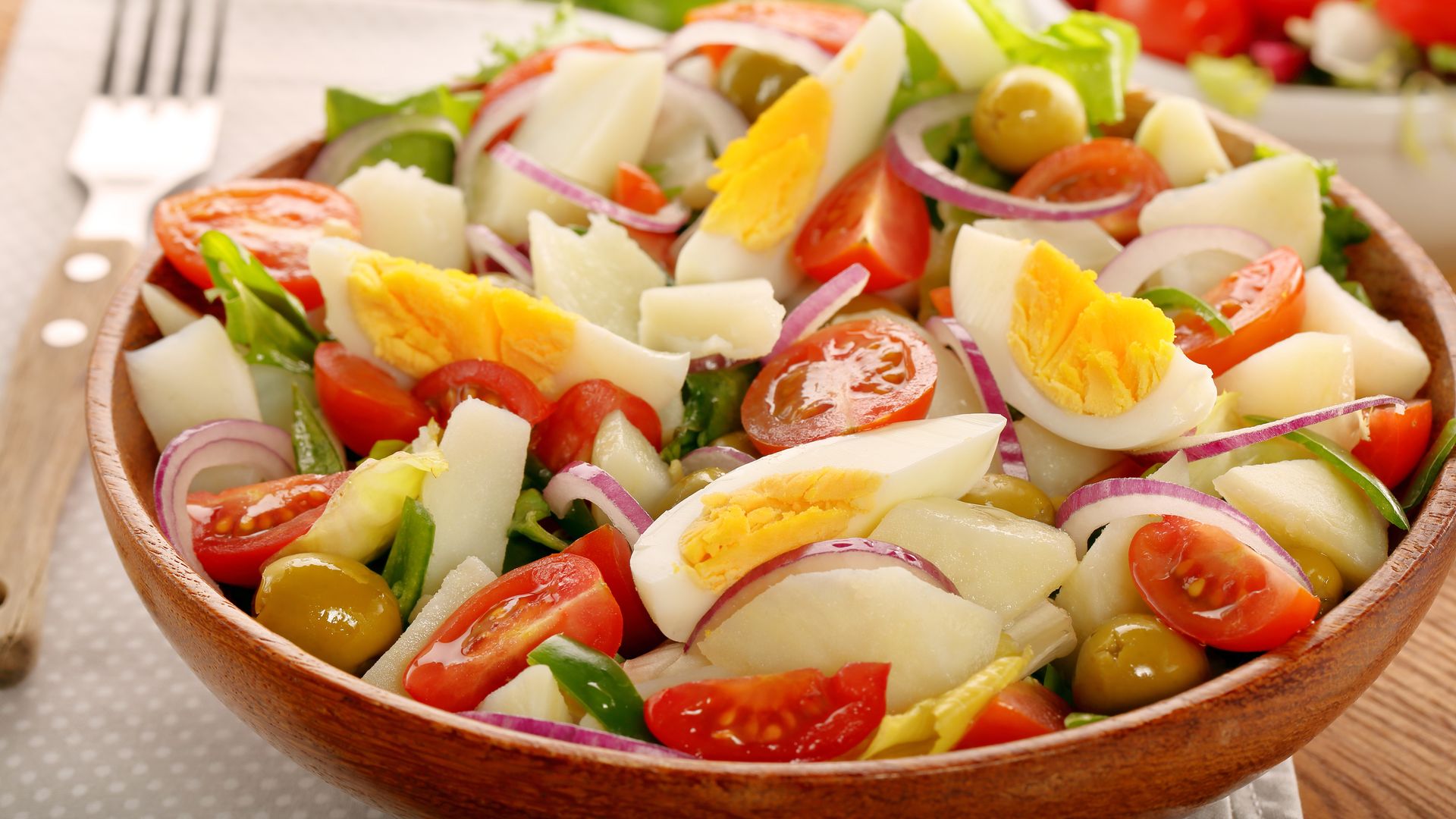 La ensalada perfecta para amantes de la patata: fresca, saludable y repleta de nutrientes