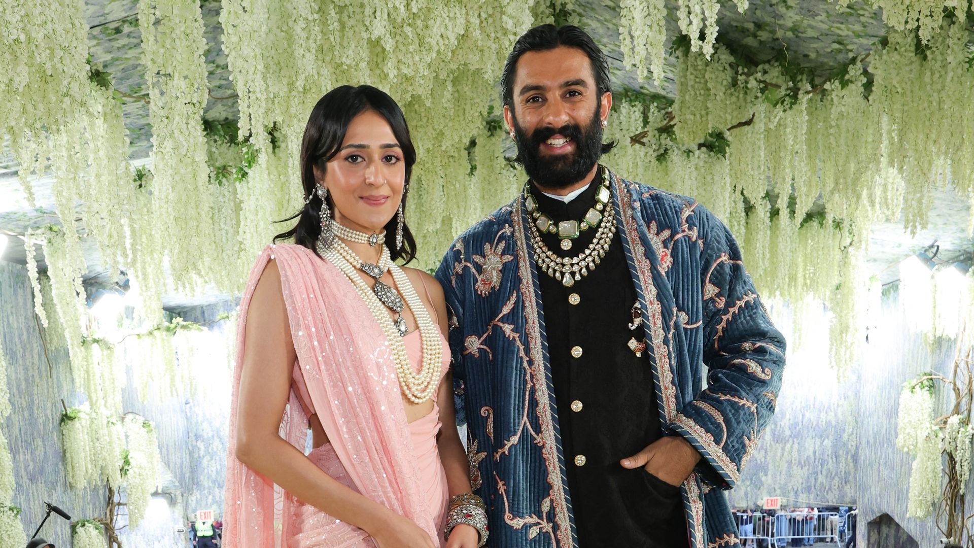 Debut de la realeza de Jaipur en la Met Gala 2026: así ha sido el estreno de la princesa Gauravi Kumari con el maharajá Sawai Padmanabh