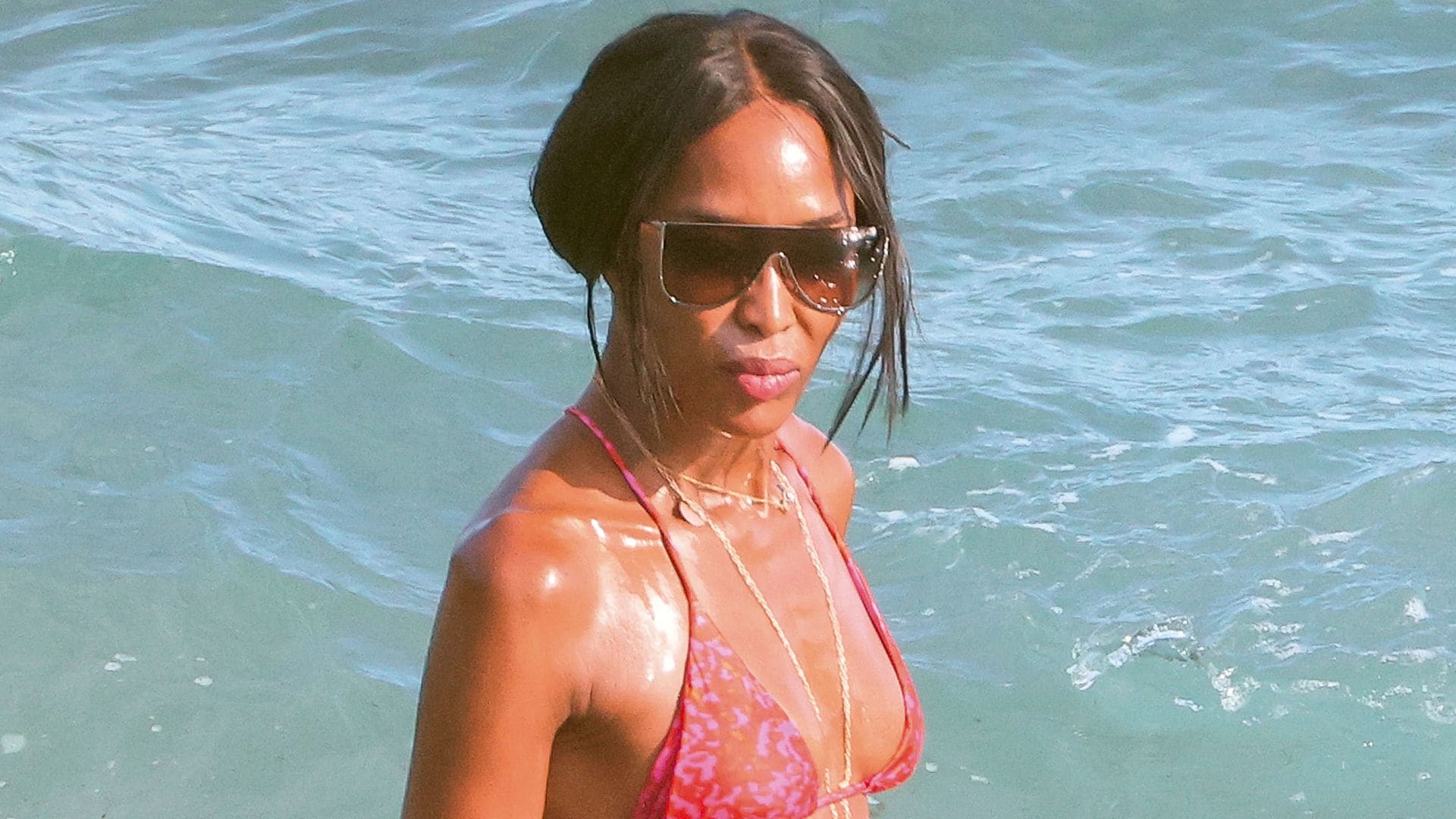 Naomi Campbell, en bikini, en Ibiza