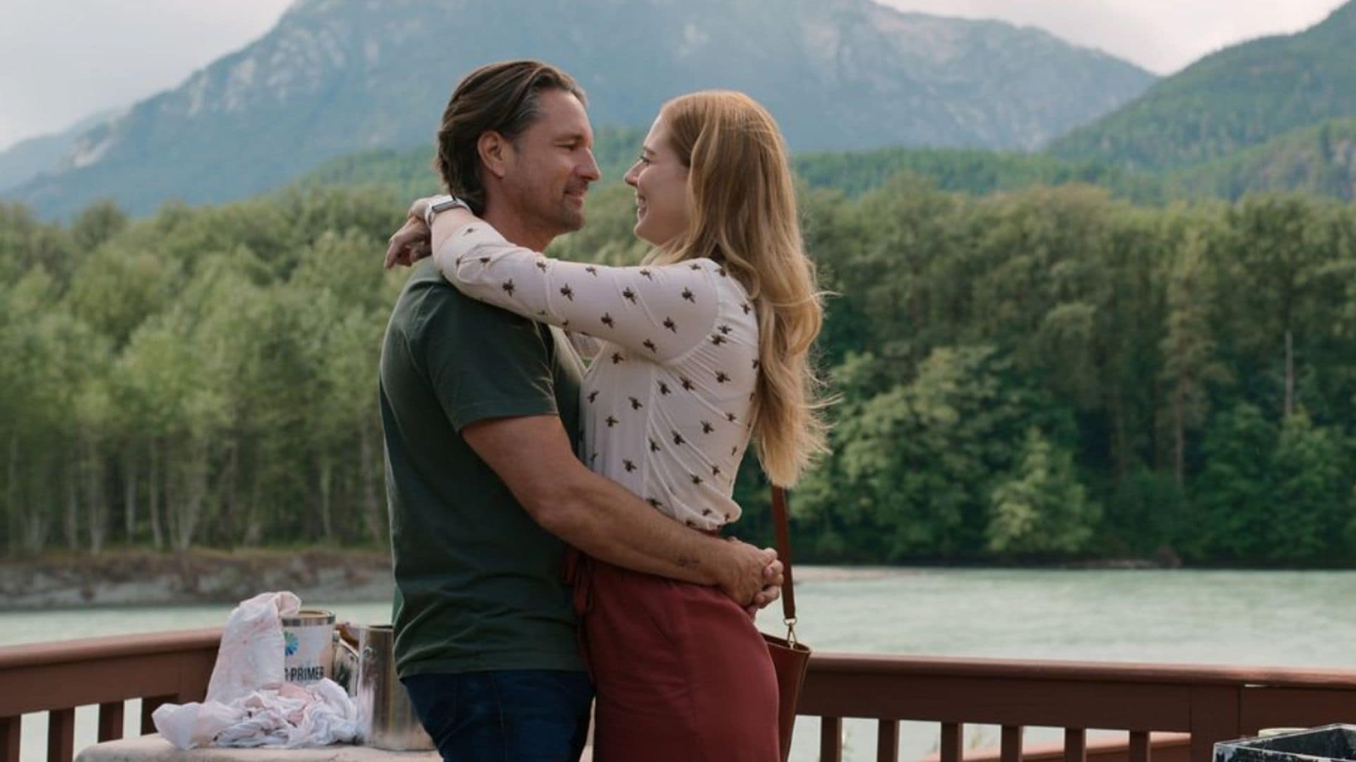¿Qué pareja de 'Un lugar para soñar' se ha casado en la ficción, no una sino dos veces, antes de la serie de Netflix?