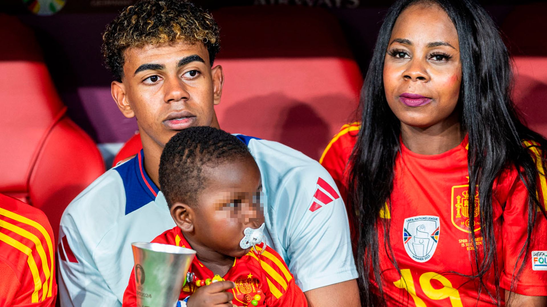 As Es Sheila Ebana La Madre Coraje De Lamine Yamal Que Le Protege As Es Sheila Ebana La Madre Coraje De Lamine Yamal Que Le Protege