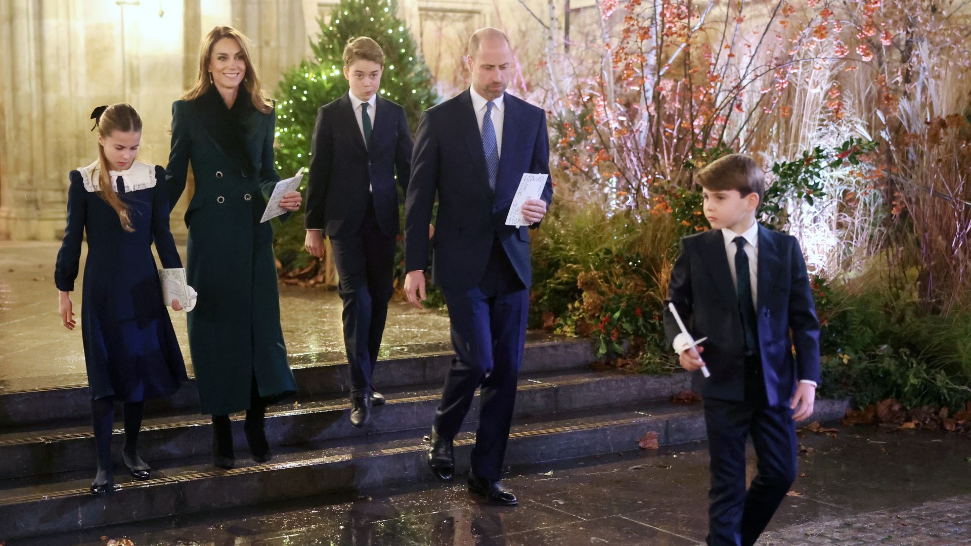 El príncipe y la princesa de Gales con sus hijos en el concierto de villancicos villancicos 'Juntos en Navidad' en la Abadía de Westminster.