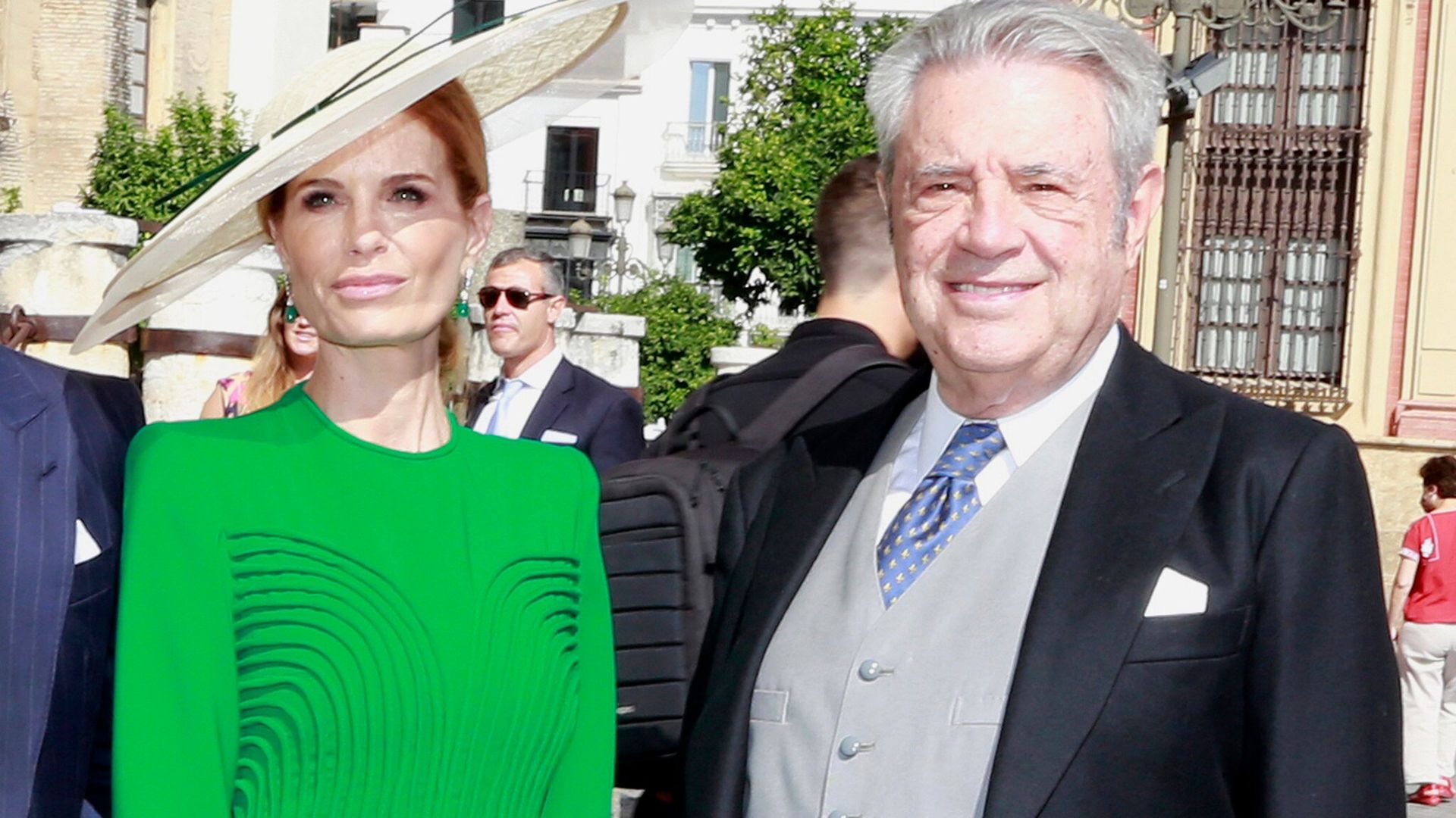 El duque de Sevilla, padre de Olivia de Borbón, se sincera con ¡HOLA!: de la pérdida de su hija Cristina y su exmujer Beatrice von Hardenberg a su papel como abuelo