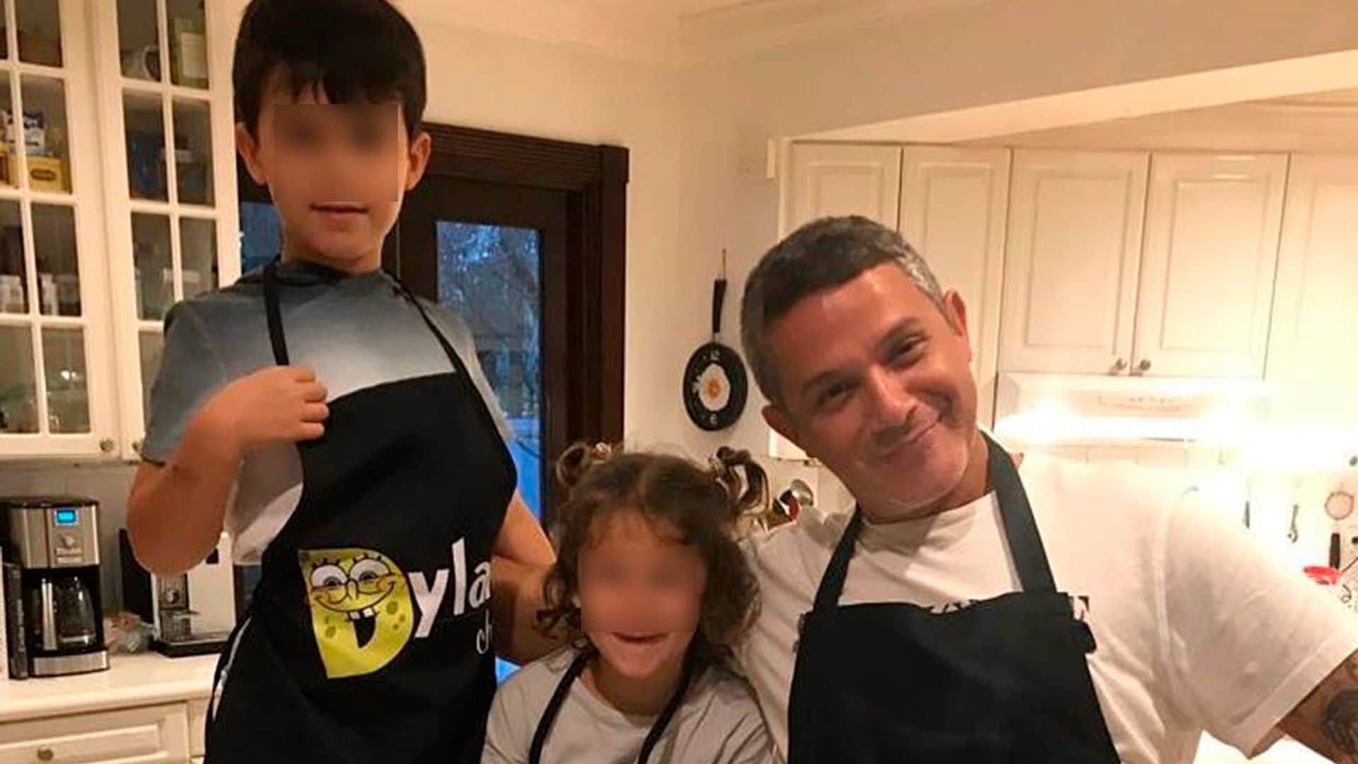 Alejandro Sanz y Rachel Valdés prueban las exquisiteces de Quique Dacosta y sus pinches: los 'peques' de la casa