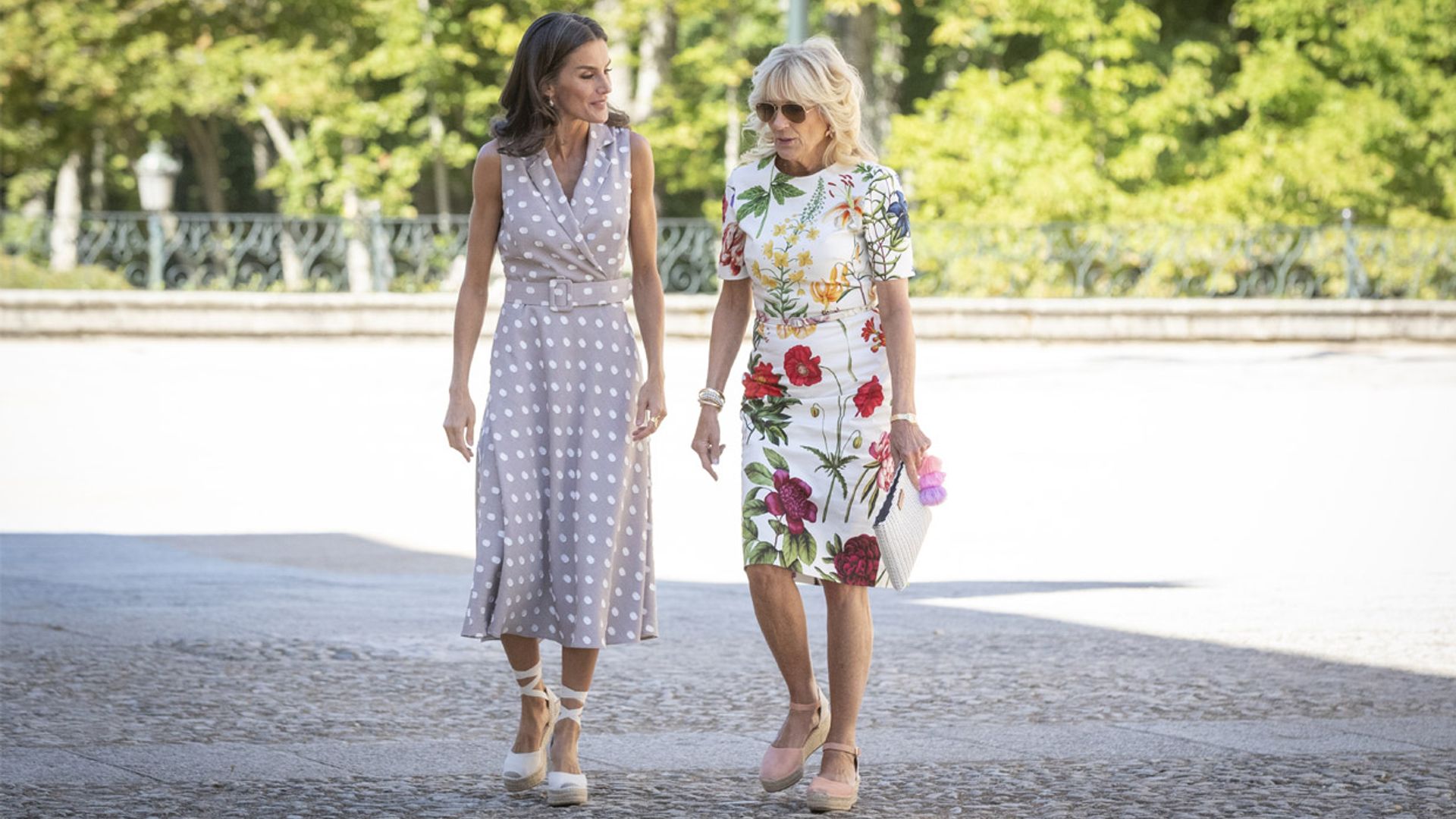 La reina Letizia comparte su pasión por las alpargatas con Jill Biden y otras primeras damas