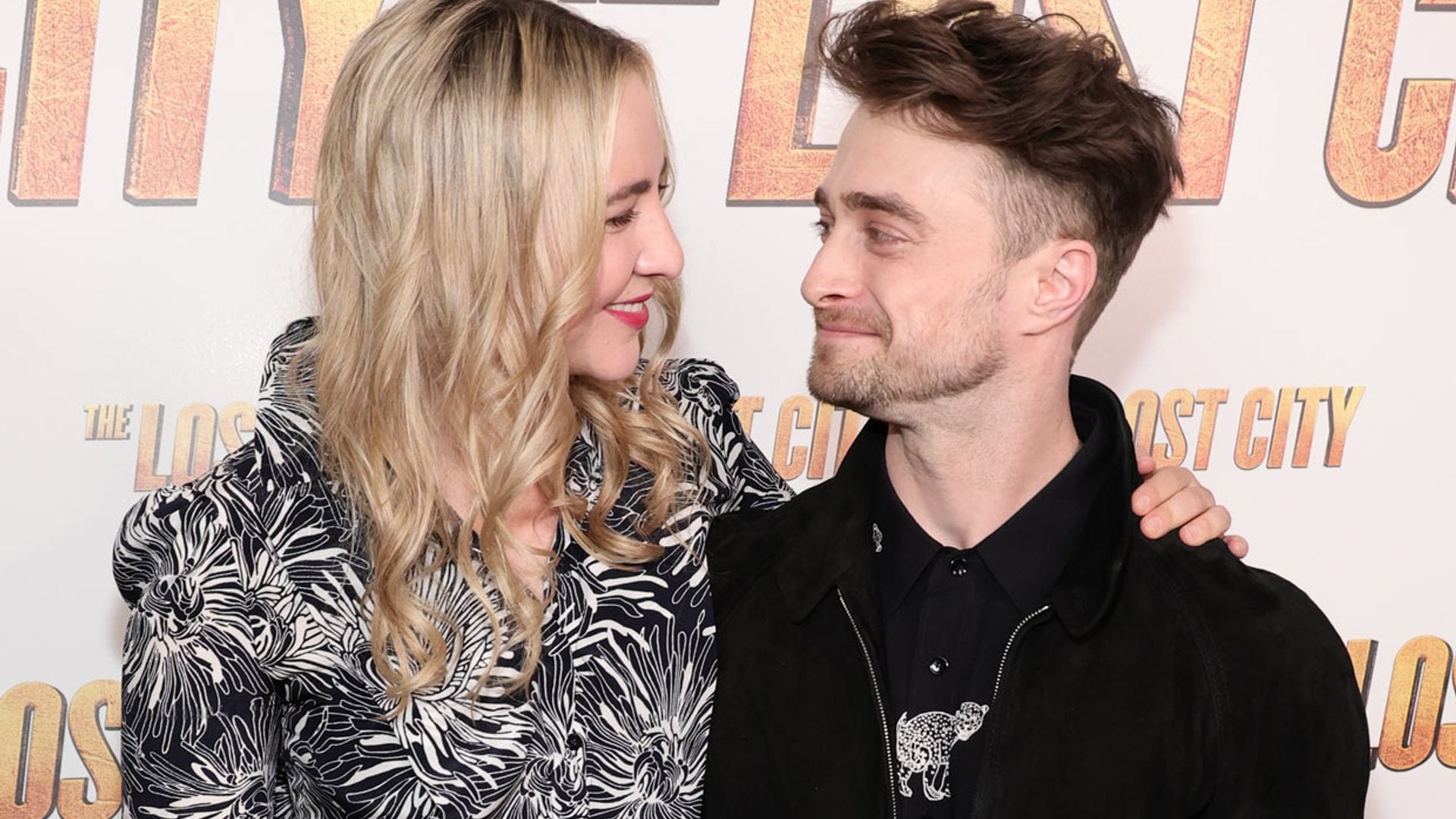 Descubre a Erin Darke, la novia de Daniel Radcliffe con la que el actor posa así de enamorado