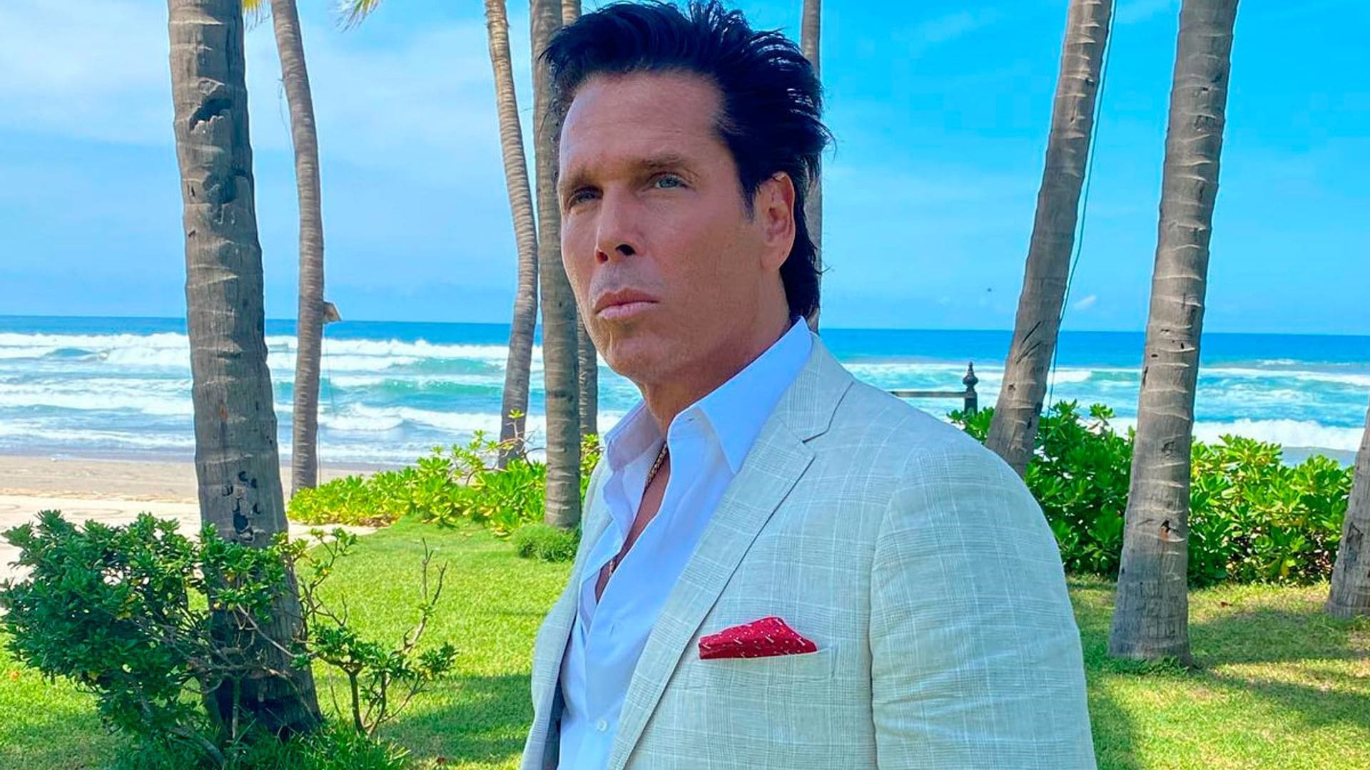 Al igual que más famosos, Roberto Palazuelos se muestra preocupado por su familia tras el huracán Otis