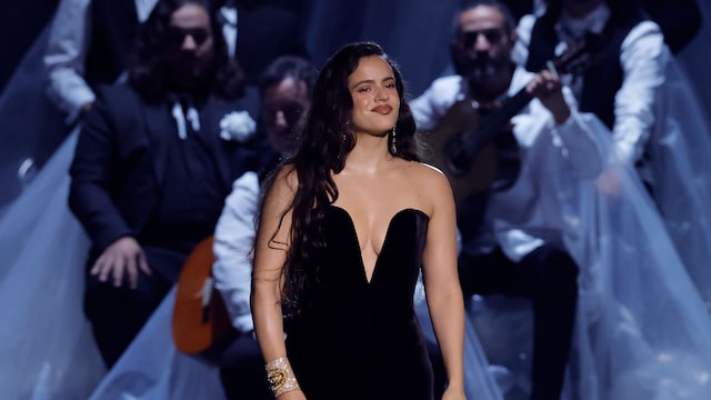 Vestidos de la venganza, Rosalía