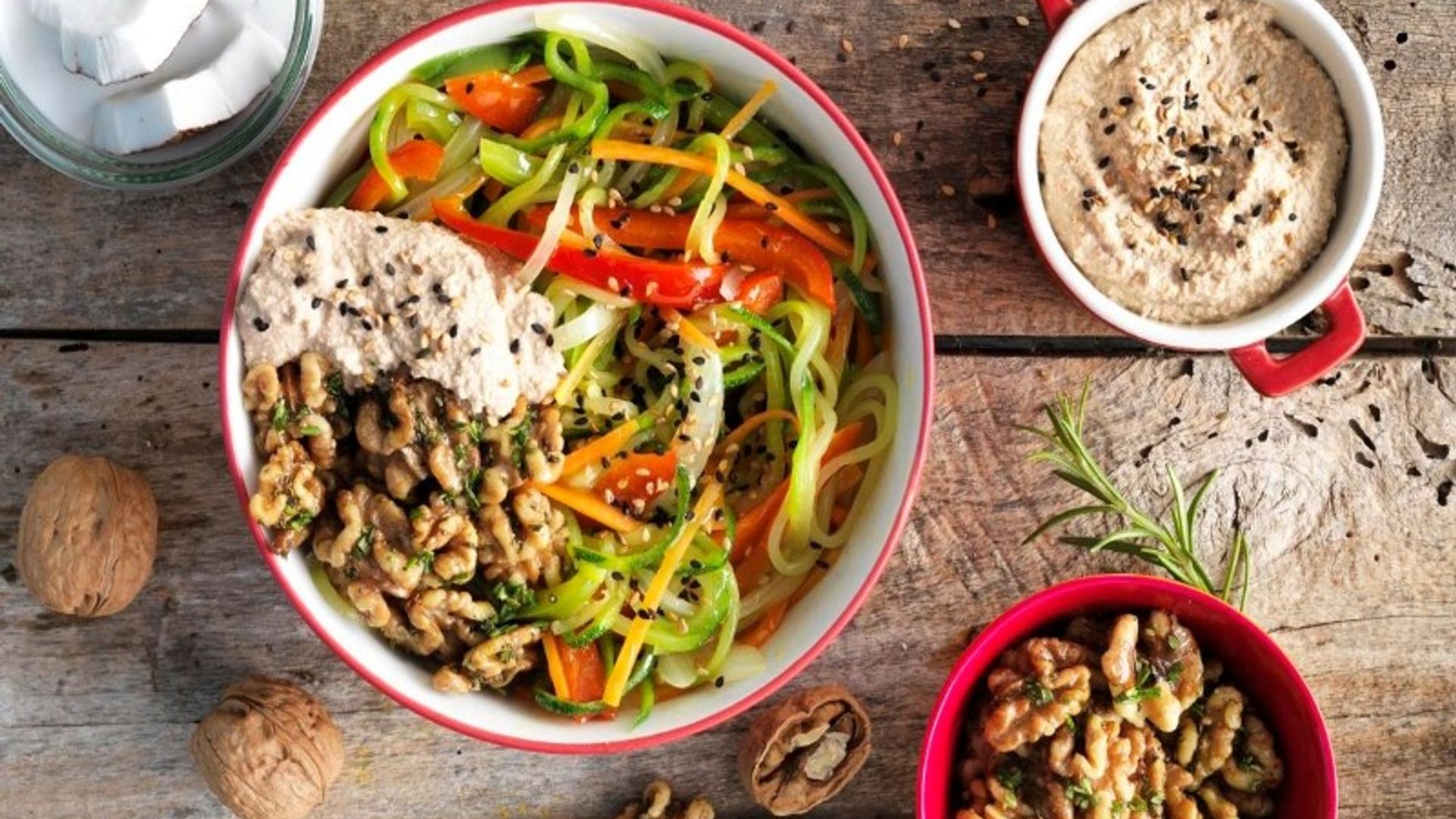 'Zoodles' con salsa 'satay' de nueces