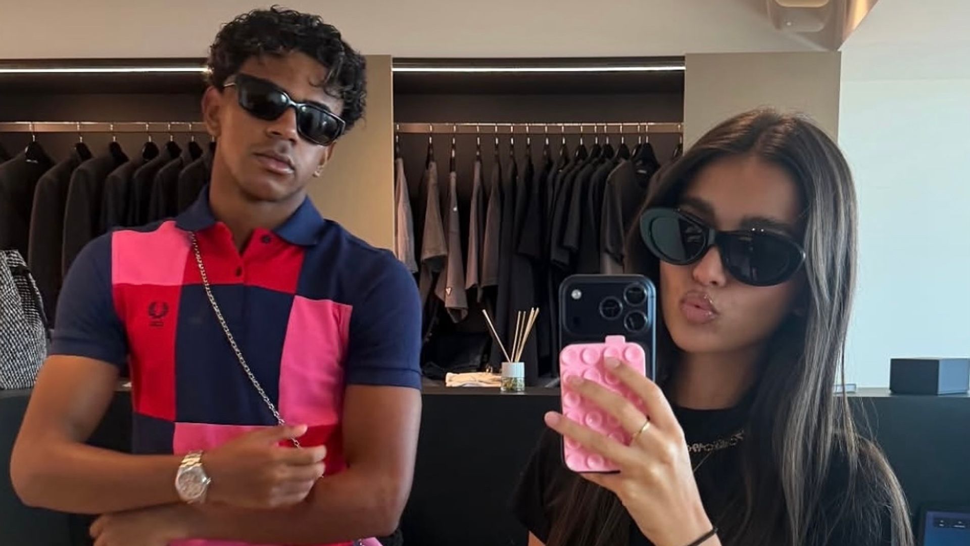 Lamine Yamal e Inés García juntos con looks coordinados