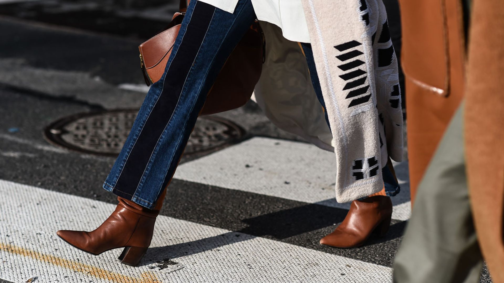 Adiós pitillo, hola pantalones acampanados: estos meses la tendencia es mucho más cómoda