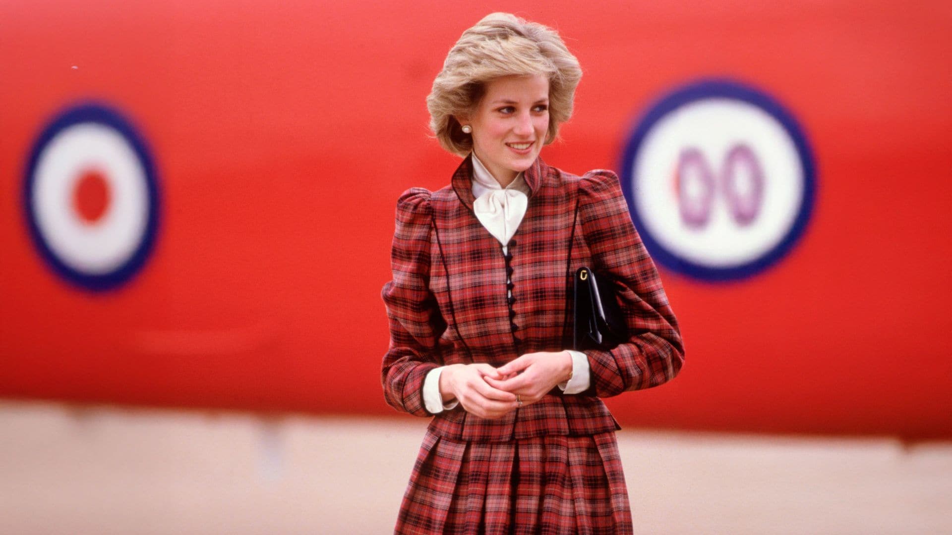 Diana de Gales con vestido de cuadros